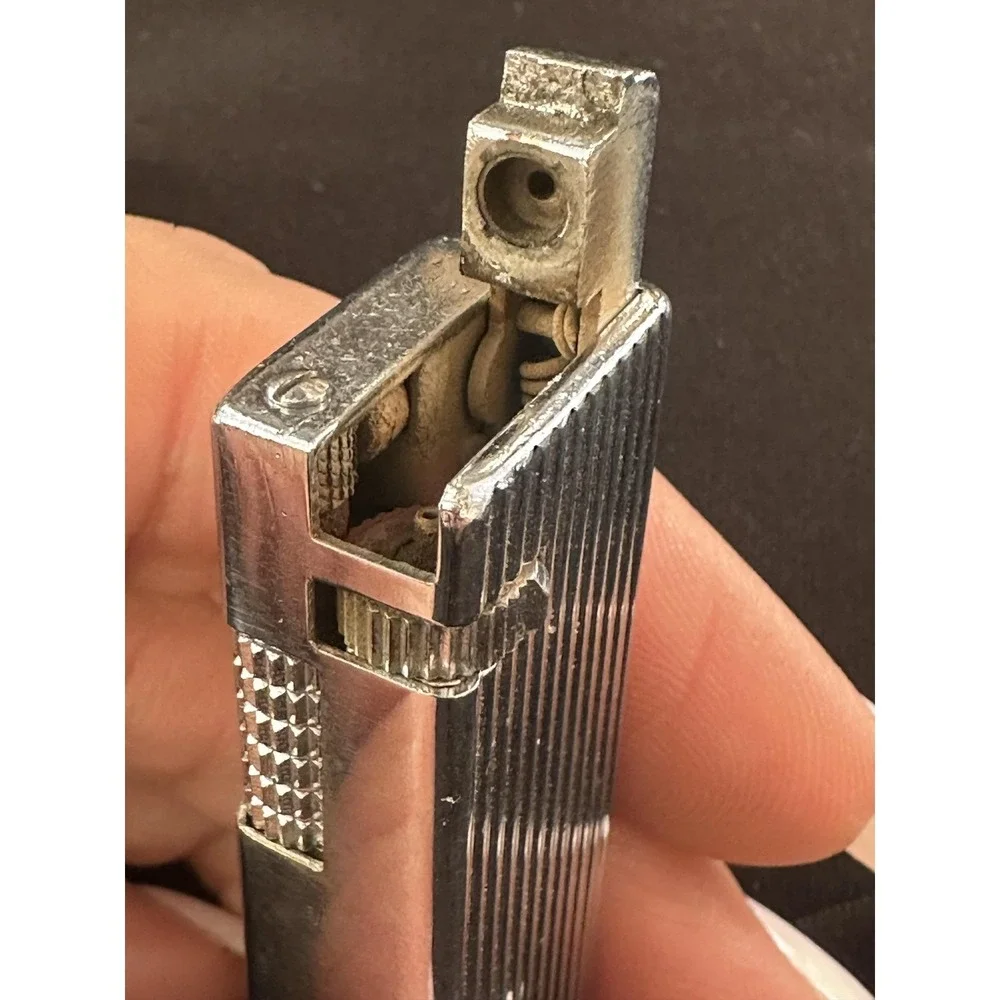 Vintage Zilon Lynx‎ Silver Tone Butane Lighter Slim Textured Diamond Pattern